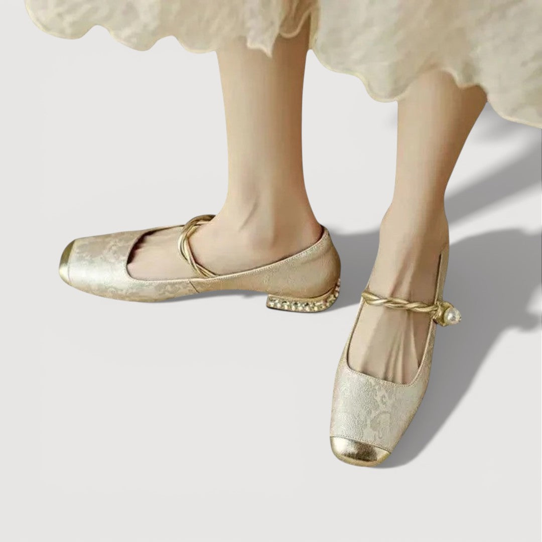 Krystal– Vintage Low-Heels