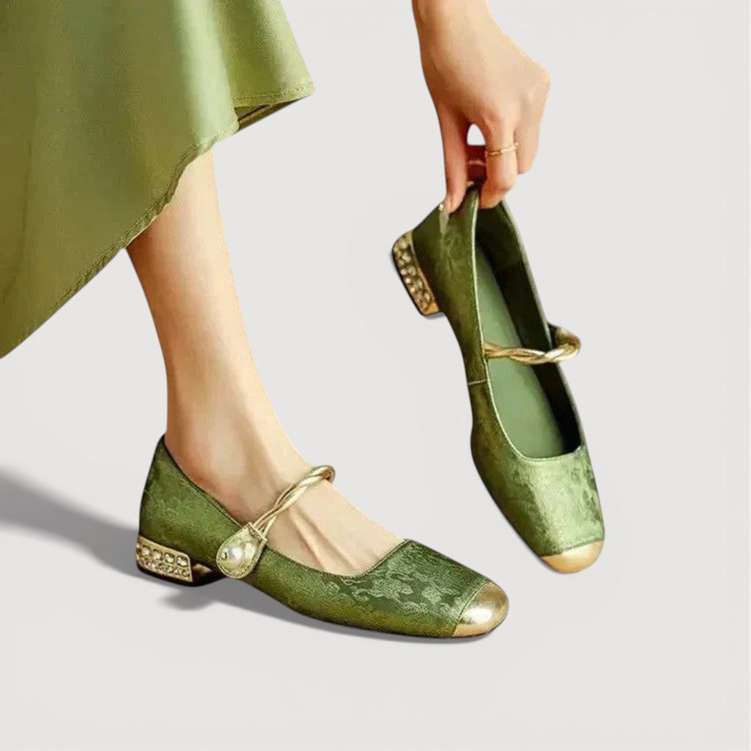 Krystal– Vintage Low-Heels