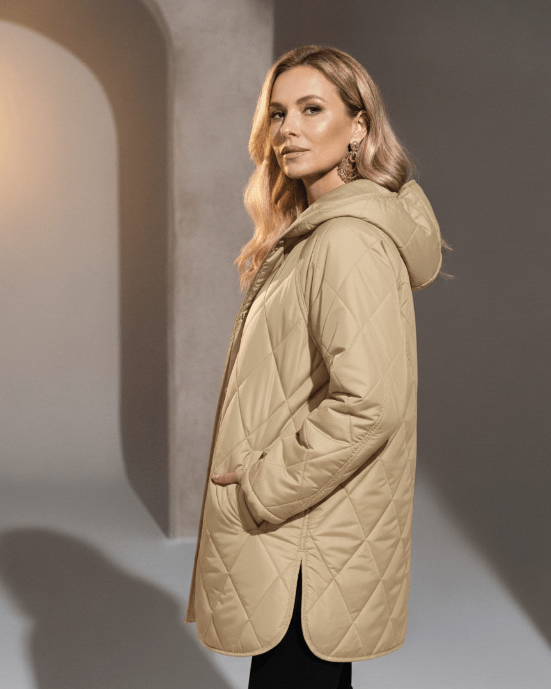 Cloé | Lightweight Hooded Jacket